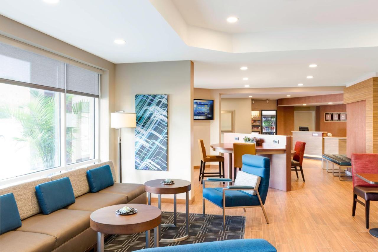 Towneplace Suites By Marriott Grand Rapids Airport Southeast Ngoại thất bức ảnh