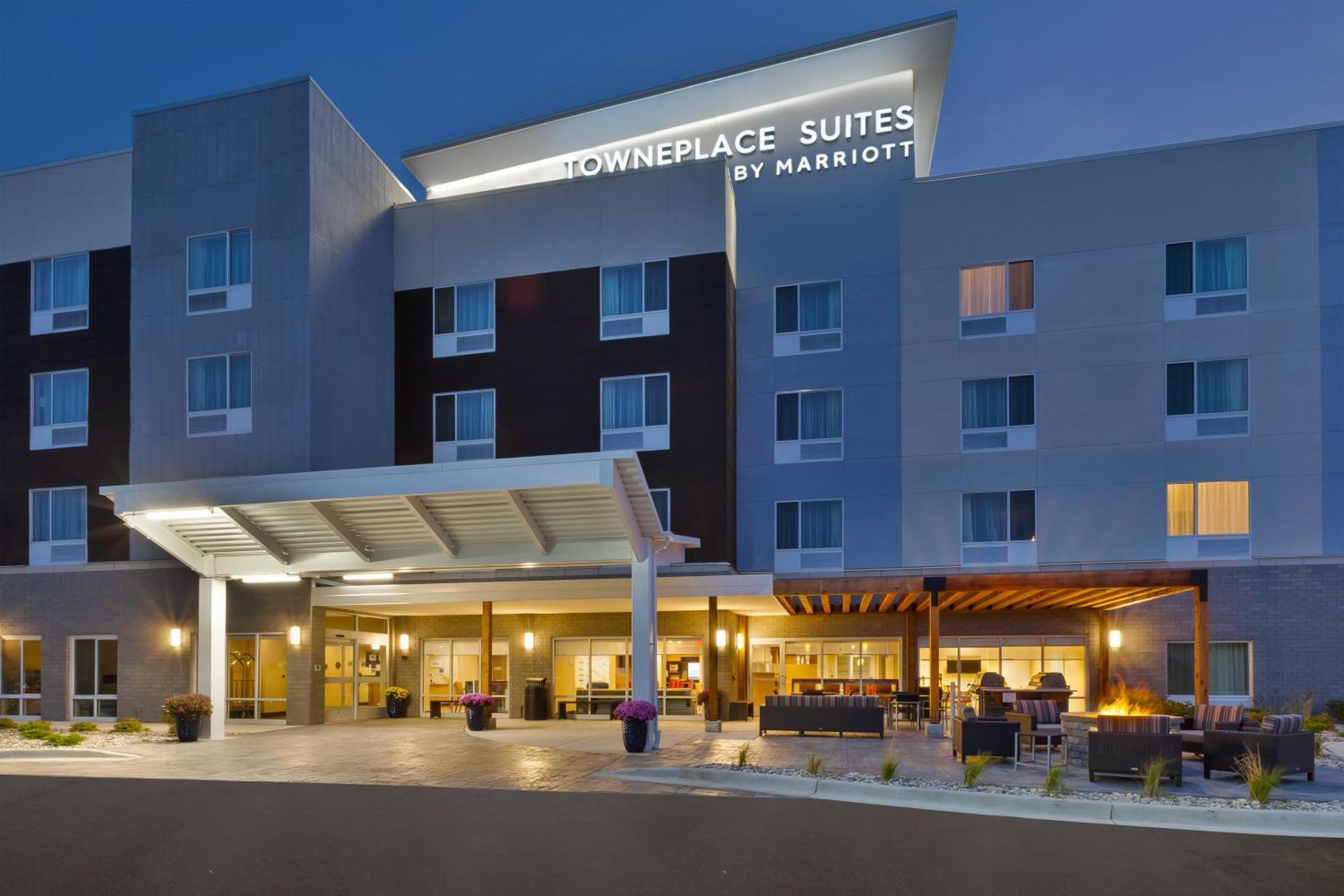 Towneplace Suites By Marriott Grand Rapids Airport Southeast Ngoại thất bức ảnh
