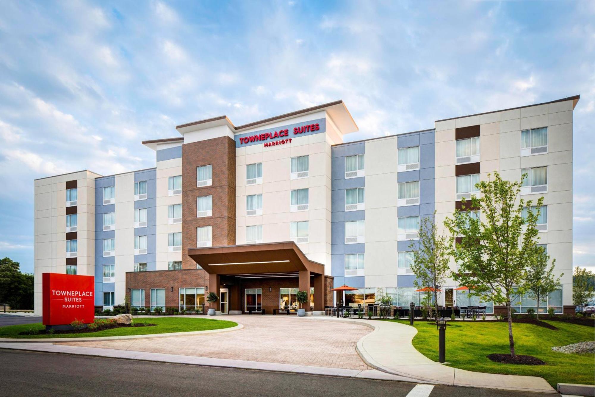 Towneplace Suites By Marriott Grand Rapids Airport Southeast Ngoại thất bức ảnh