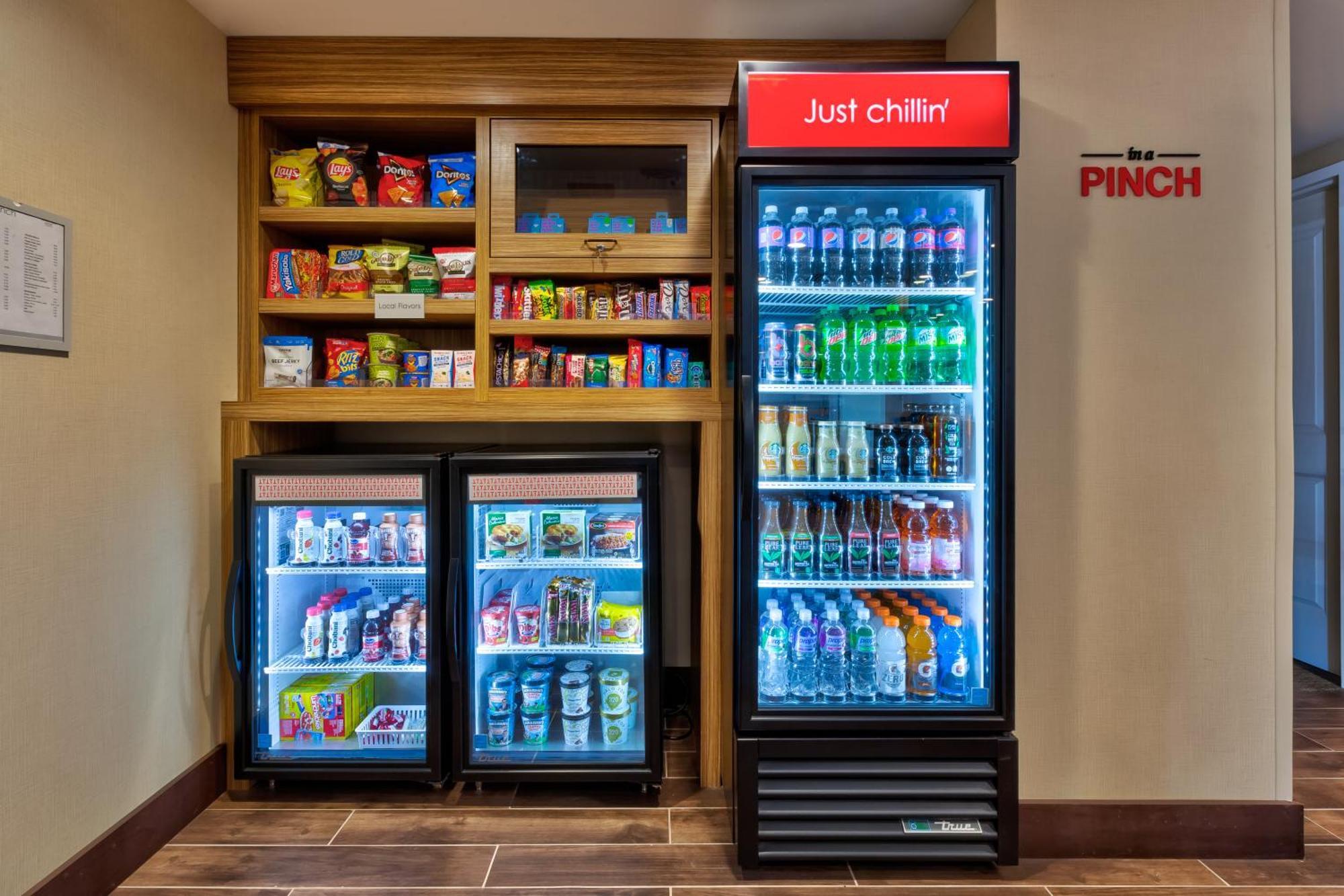 Towneplace Suites By Marriott Grand Rapids Airport Southeast Ngoại thất bức ảnh