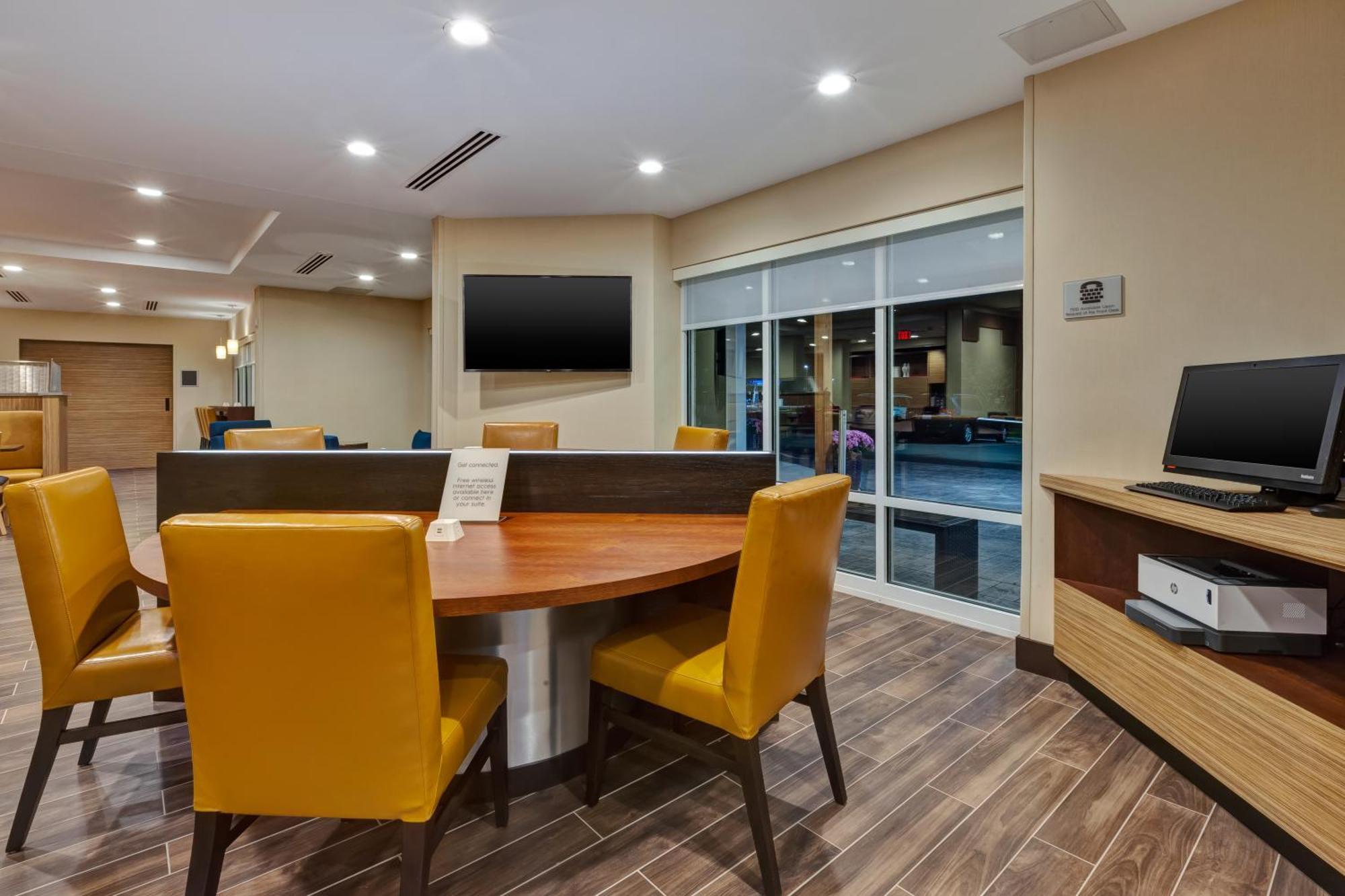 Towneplace Suites By Marriott Grand Rapids Airport Southeast Ngoại thất bức ảnh