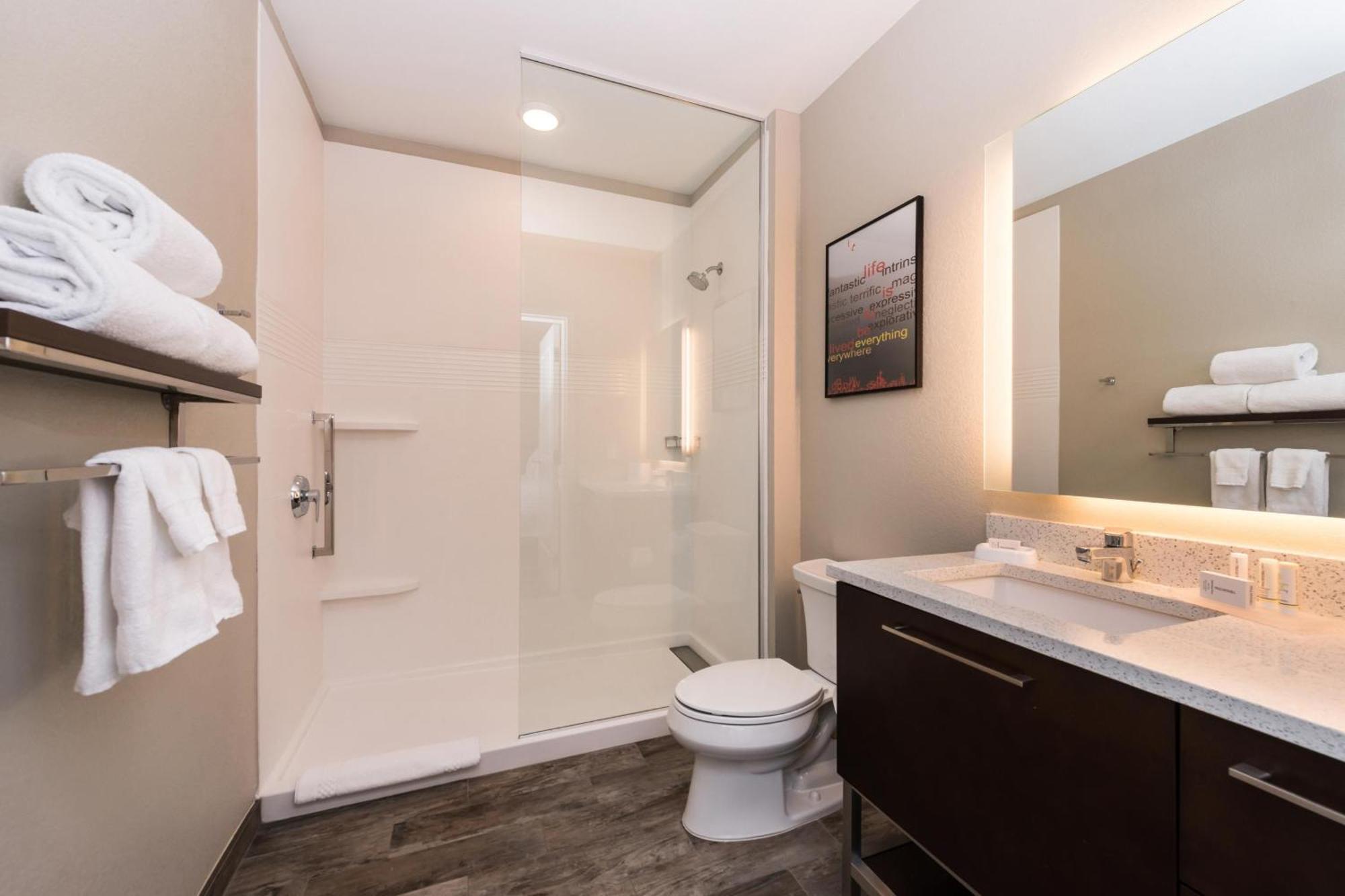 Towneplace Suites By Marriott Grand Rapids Airport Southeast Ngoại thất bức ảnh